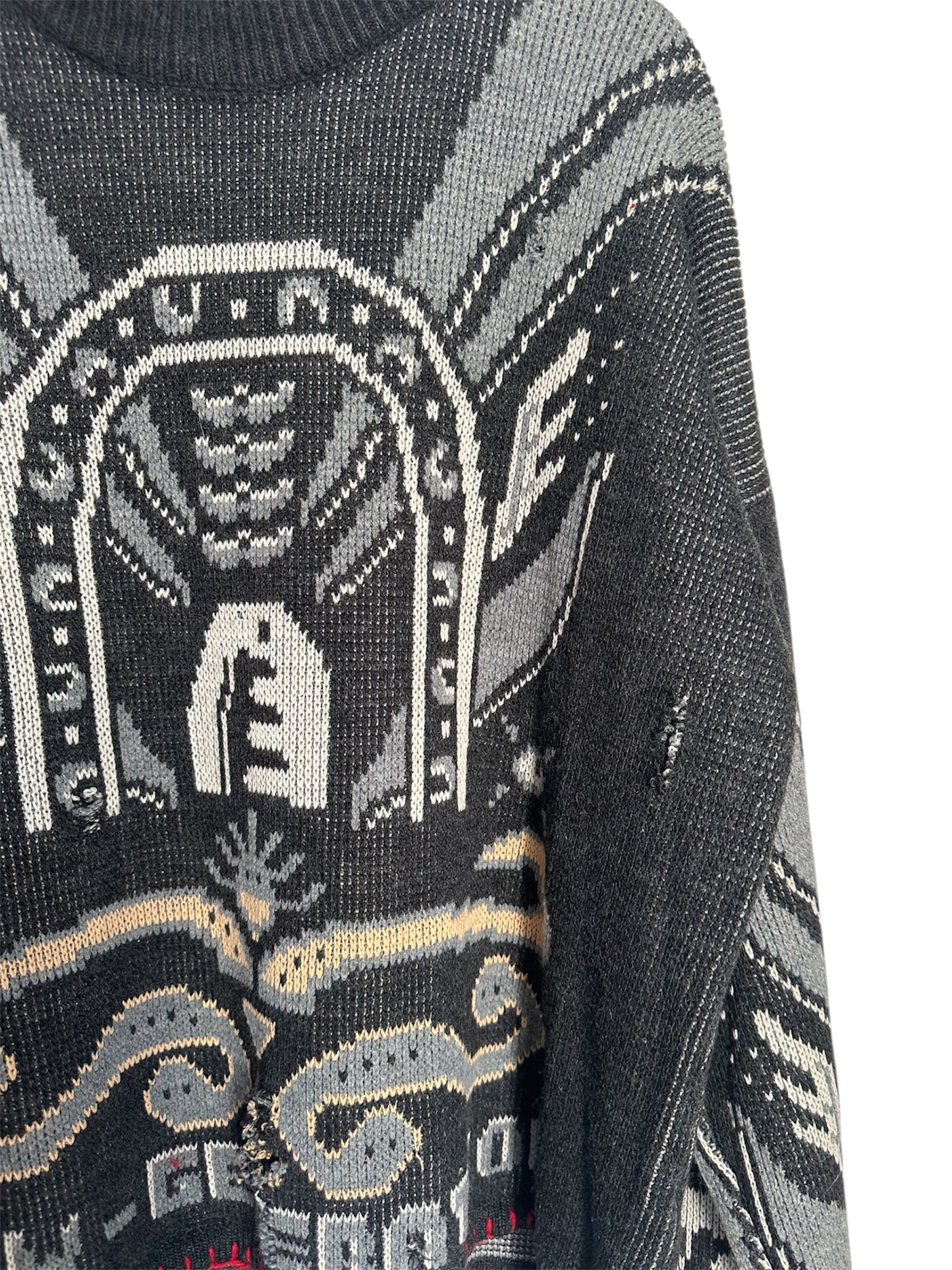 INDIEN VALLEY HOLED SWEATER